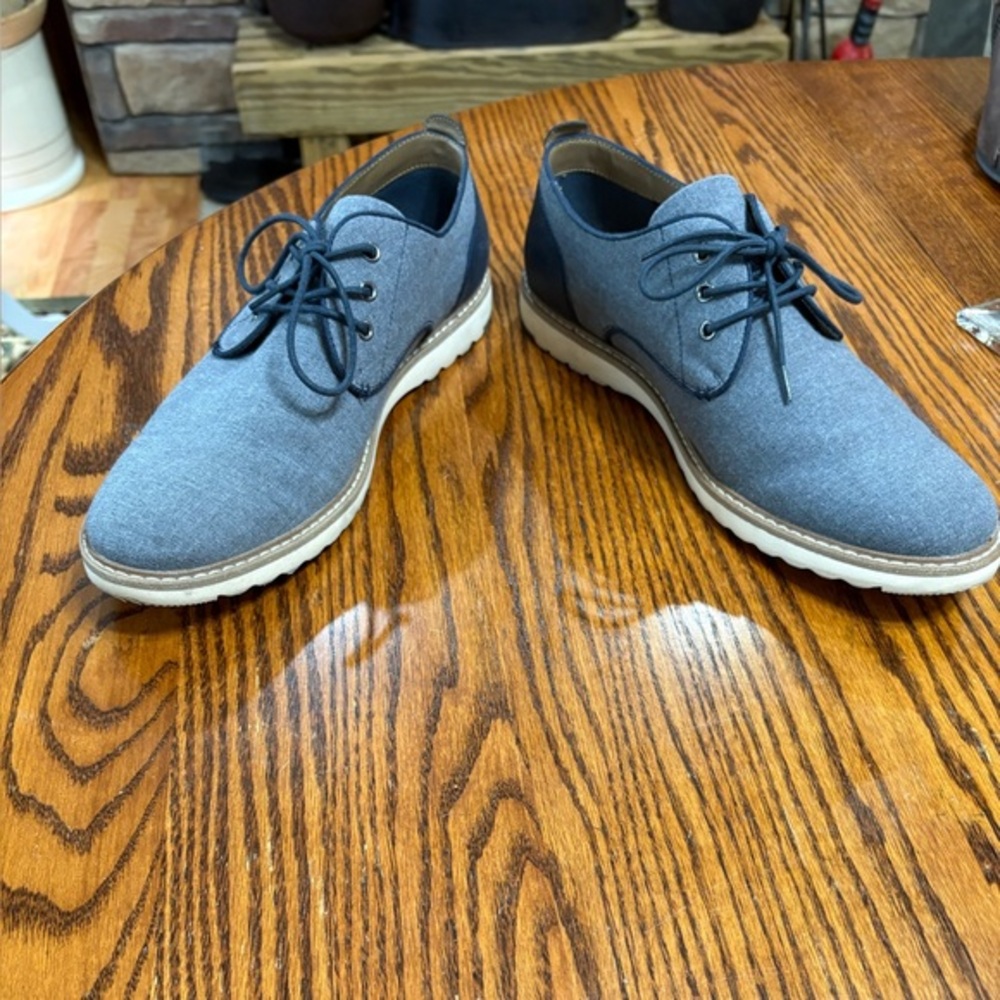 ARTEFACT SIZE 12 LIKE NEW MENS BLUE LACE UP SHOE